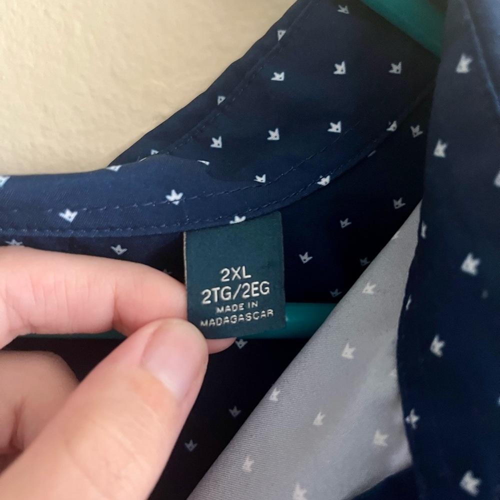 Perry Ellis Short Sleeve Button Down - Picture 5 of 8